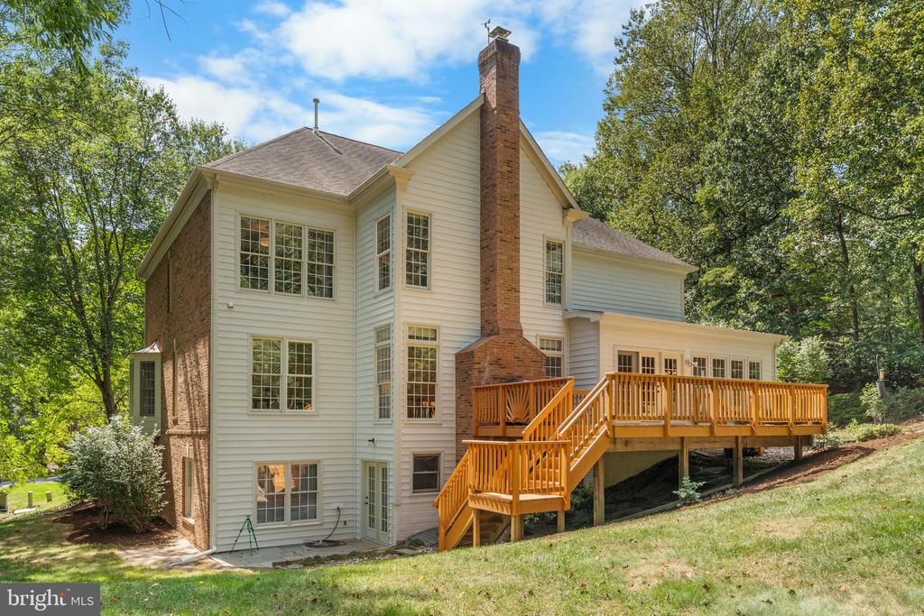 3227 FOXVALE DRIVE