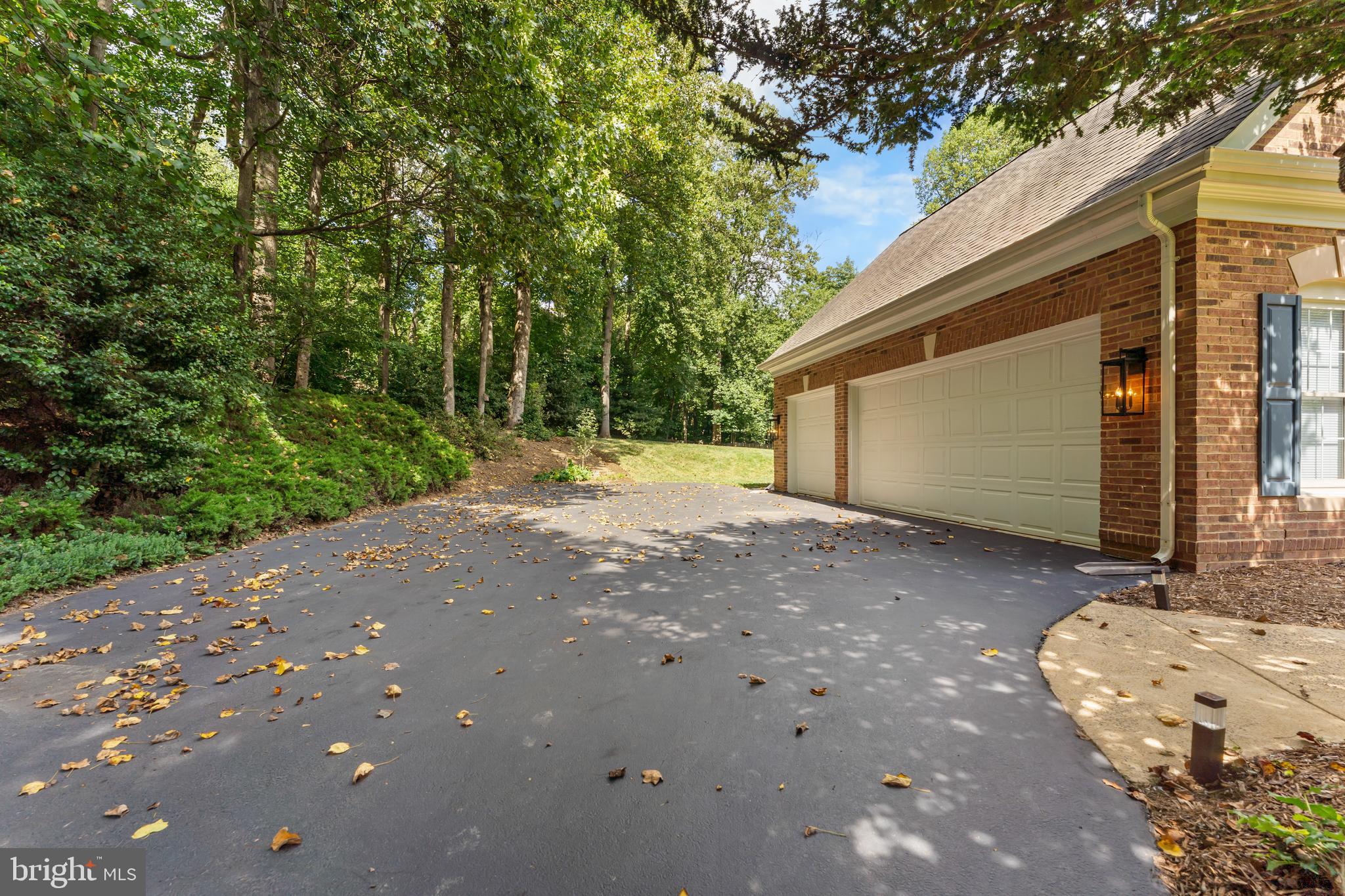 3227 FOXVALE DRIVE