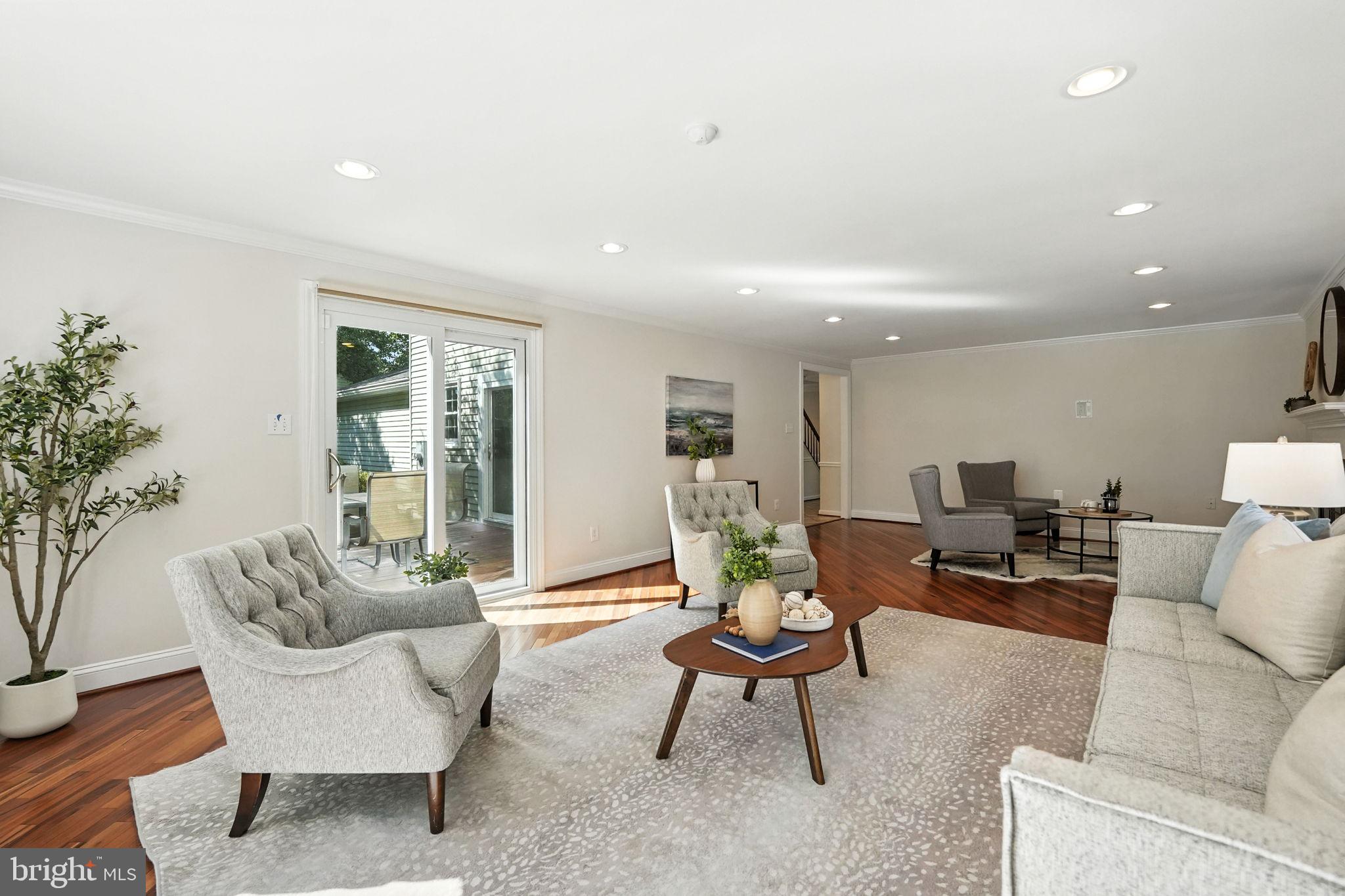 4925 BEXLEY LANE