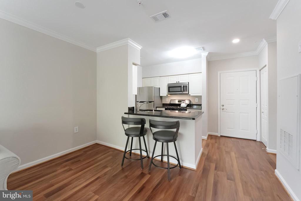 12913 ALTON SQUARE 217