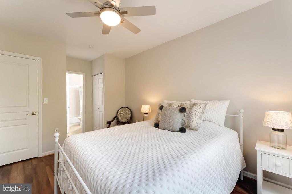 12913 ALTON SQUARE 217