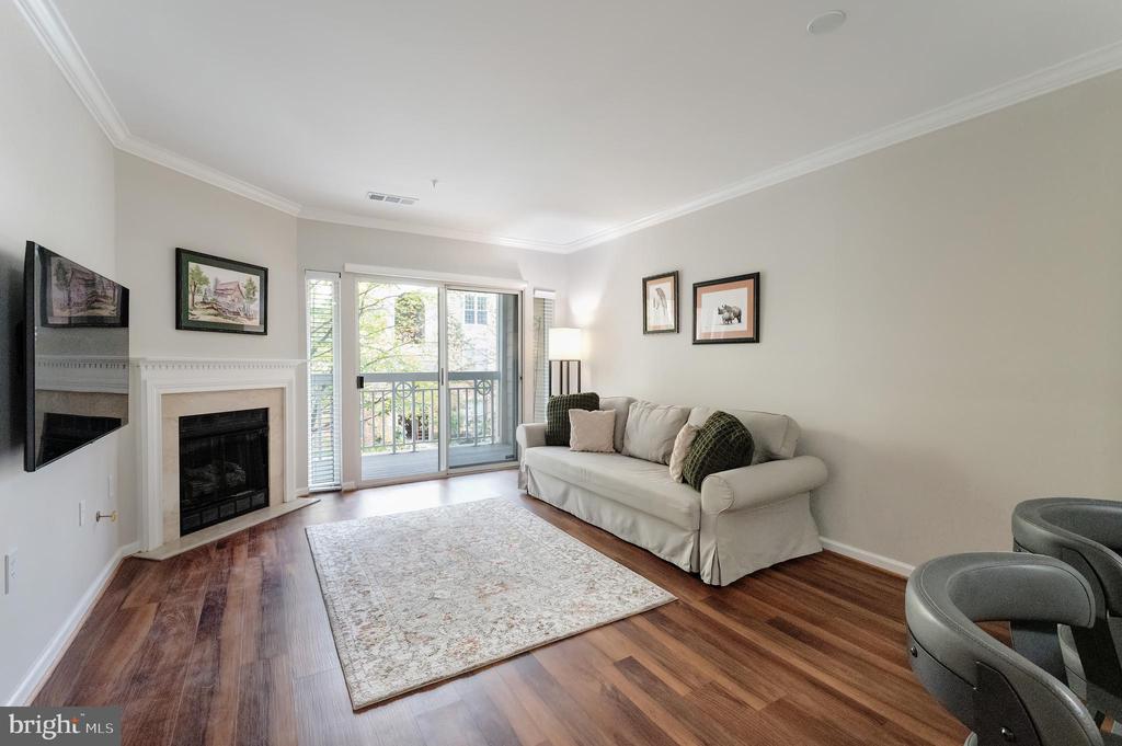 12913 ALTON SQUARE 217