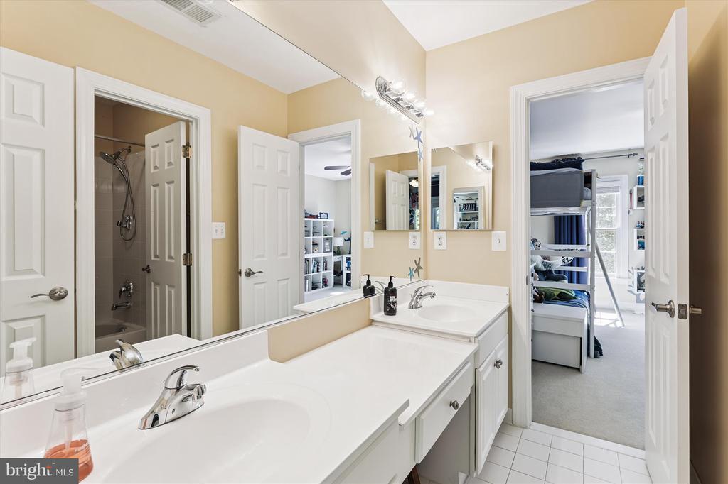 8049 WINSTEAD MANOR LANE