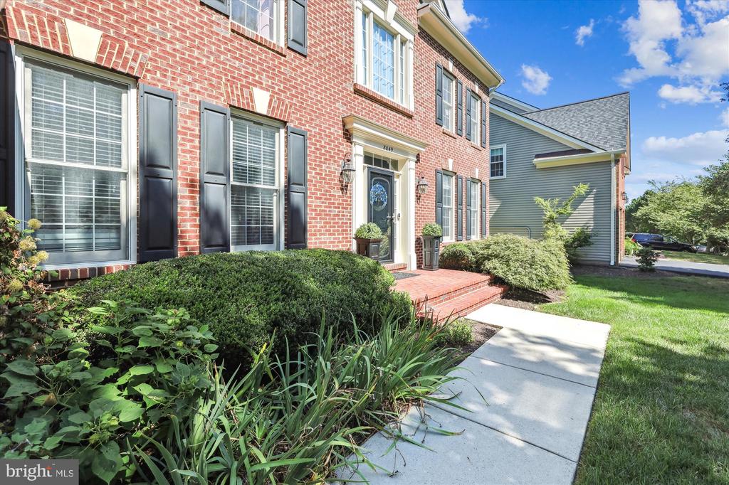 8049 WINSTEAD MANOR LANE