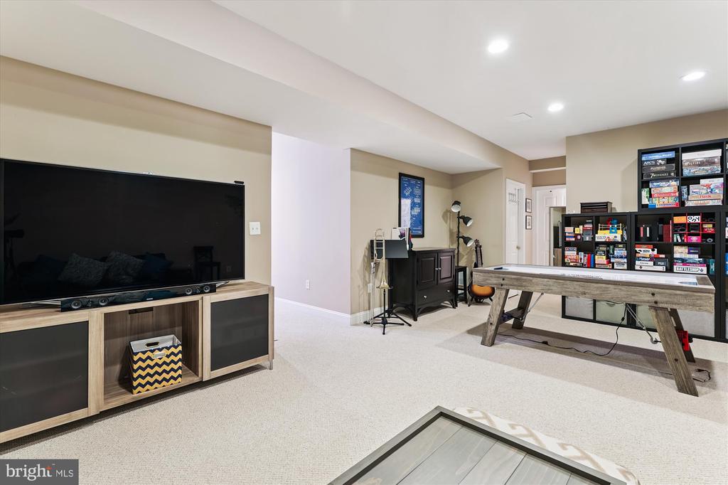 8049 WINSTEAD MANOR LANE