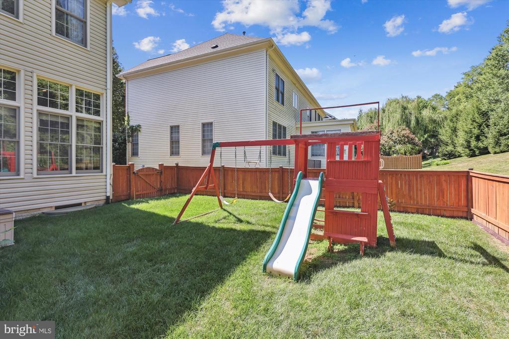 8049 WINSTEAD MANOR LANE