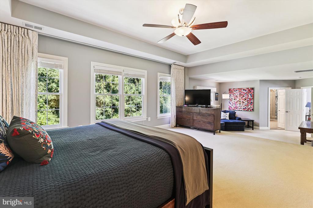 8049 WINSTEAD MANOR LANE