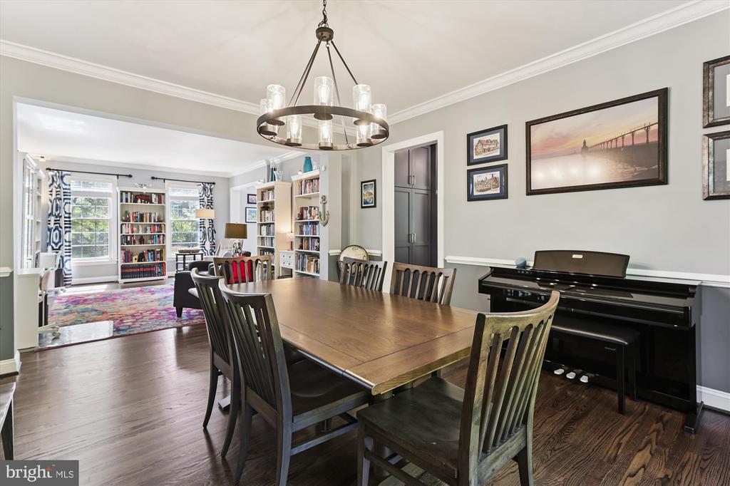 8049 WINSTEAD MANOR LANE