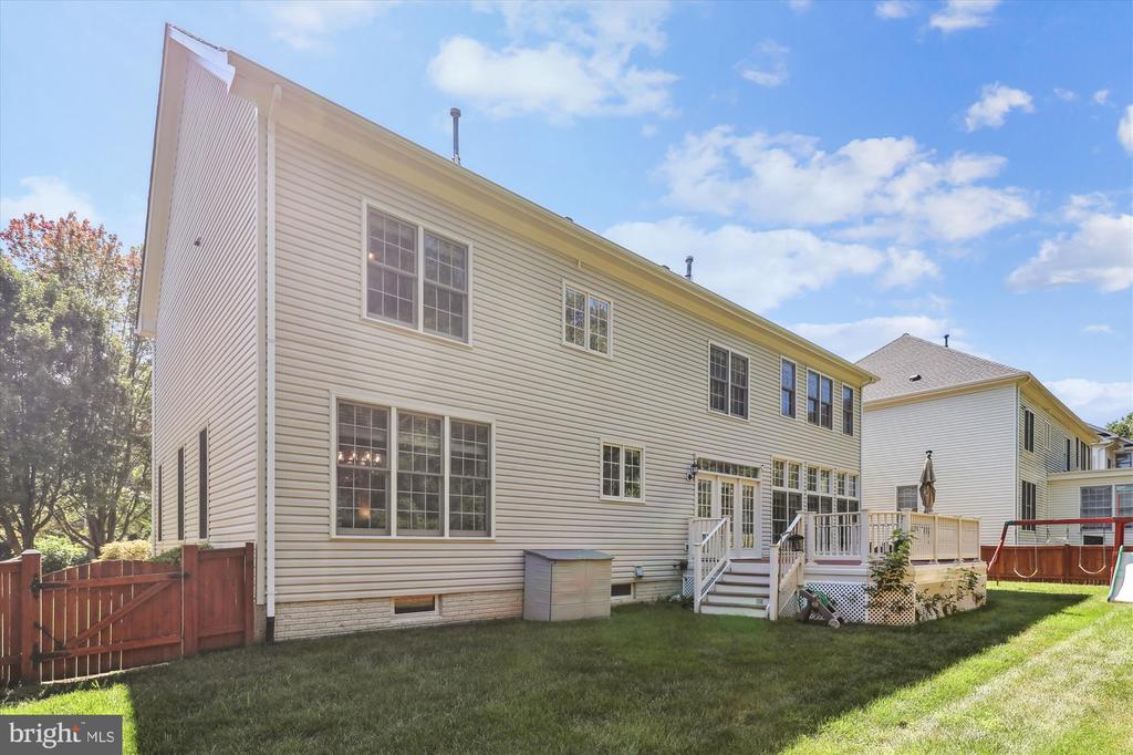 8049 WINSTEAD MANOR LANE