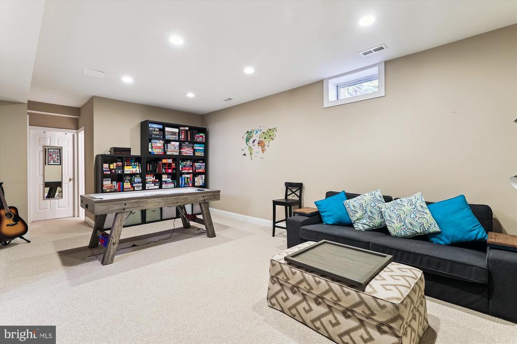 8049 WINSTEAD MANOR LANE