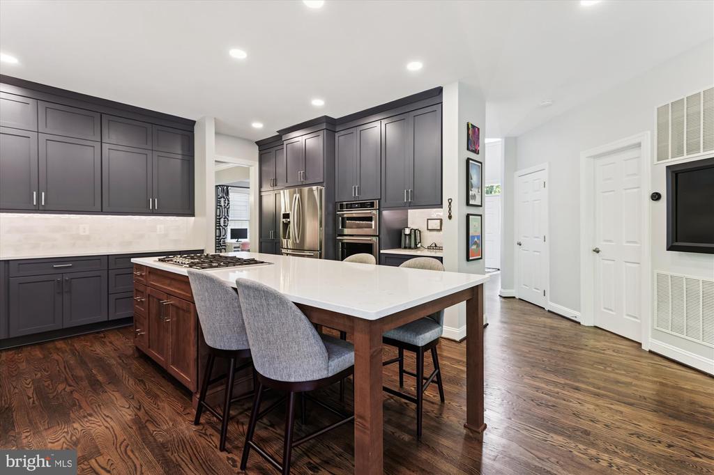 8049 WINSTEAD MANOR LANE