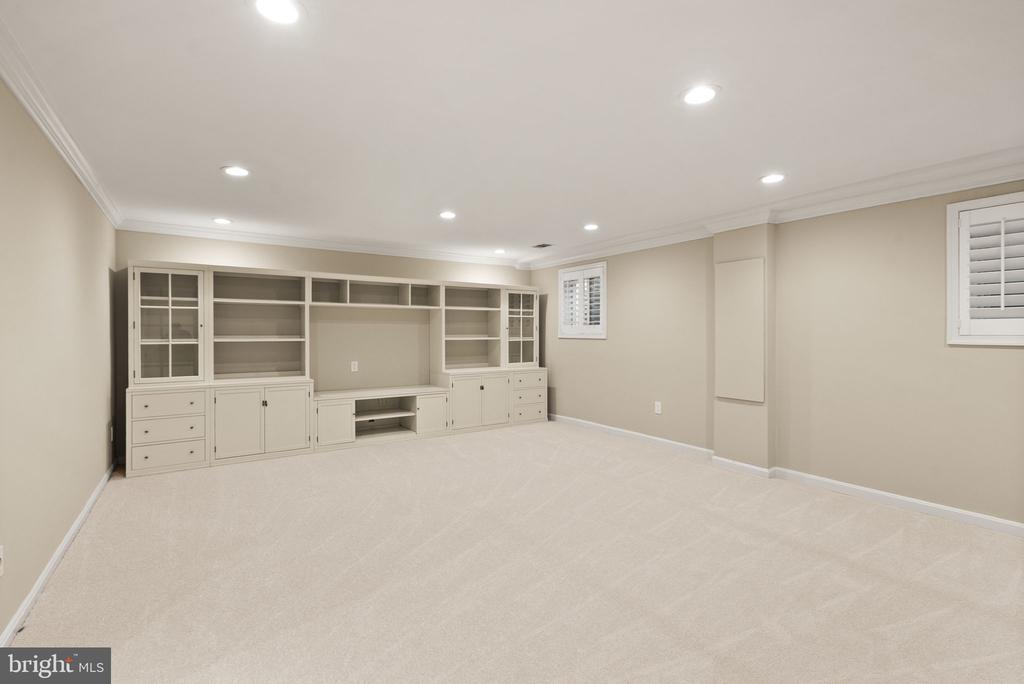 8437 FORRESTER BOULEVARD