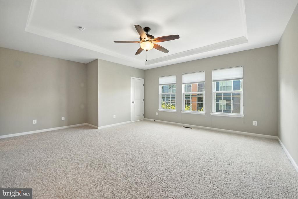13682 ENDEAVOUR DRIVE 19D
