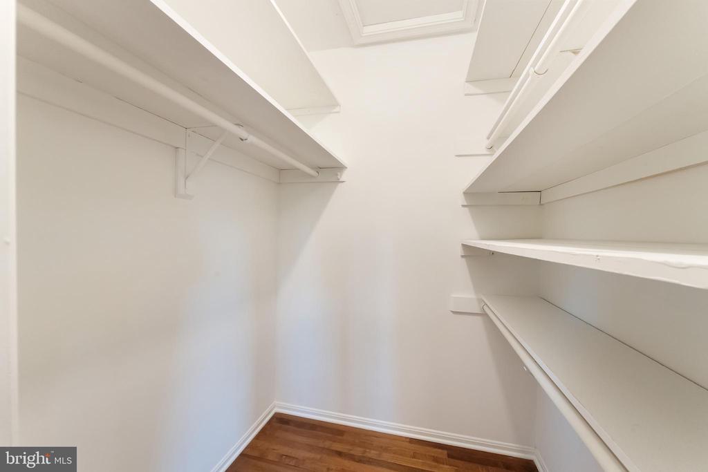 7462 COVENT WOOD COURT