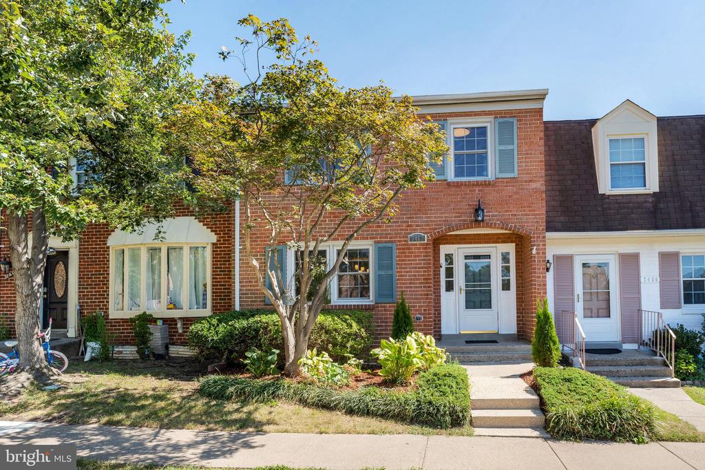 7462 COVENT WOOD COURT