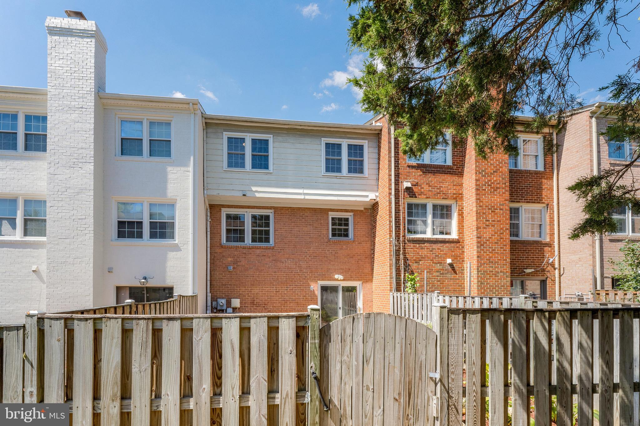 7462 COVENT WOOD COURT