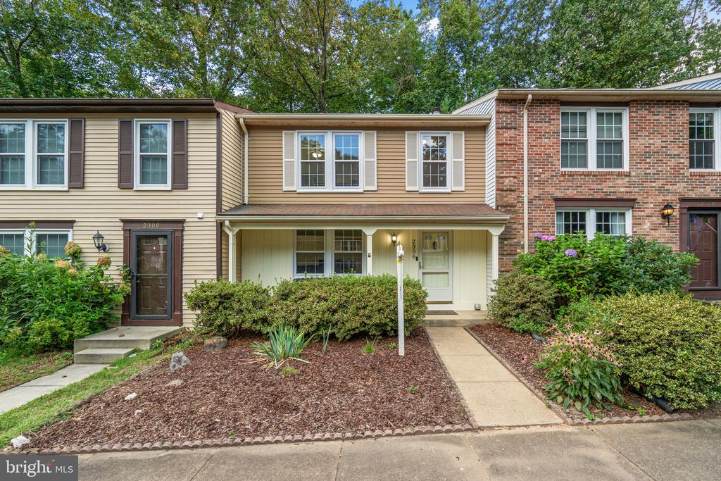 2306 MIDDLE CREEK LANE