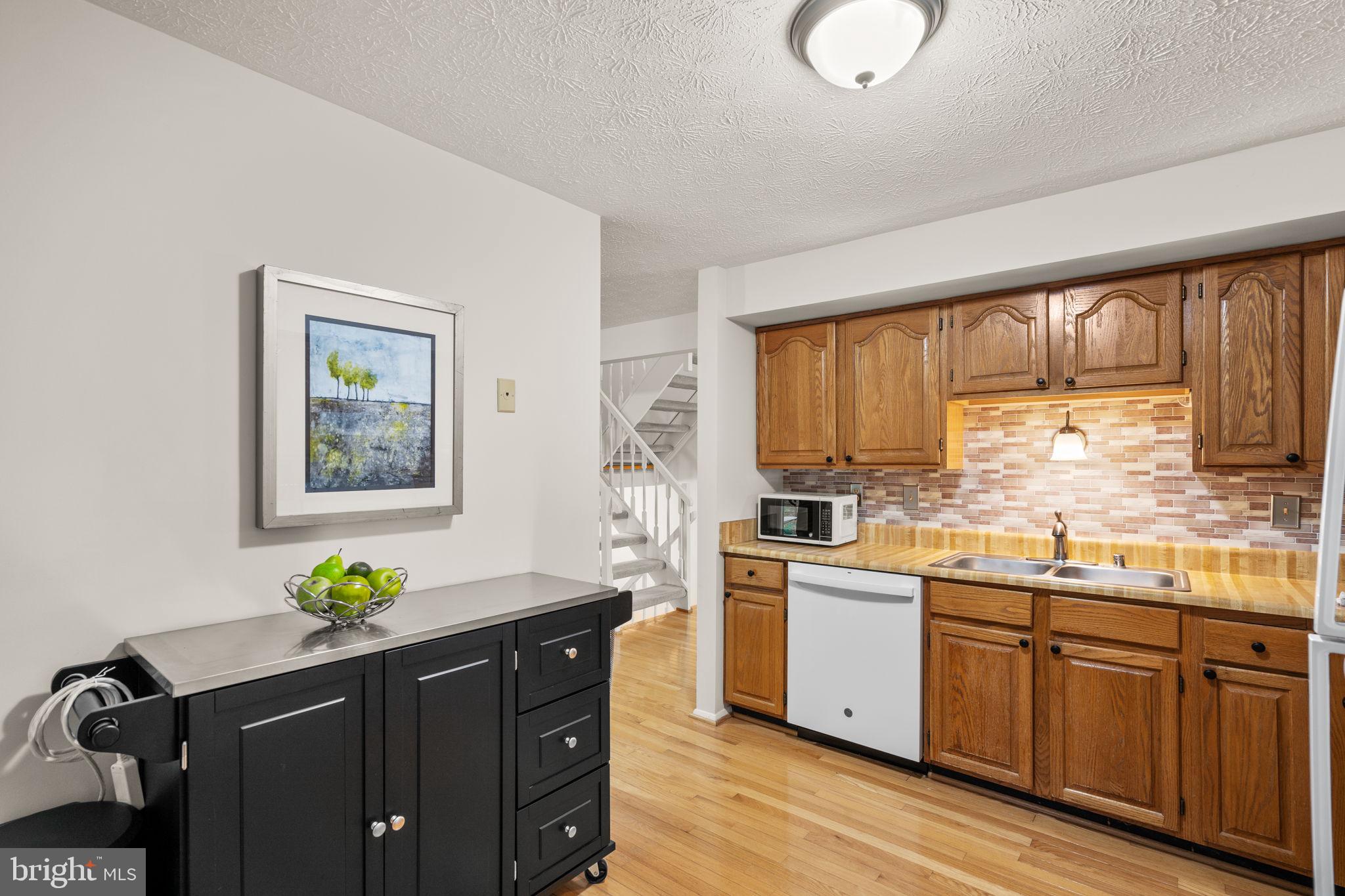 2306 MIDDLE CREEK LANE
