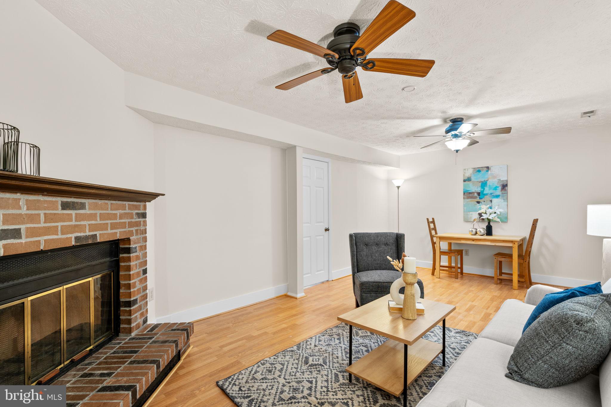 2306 MIDDLE CREEK LANE
