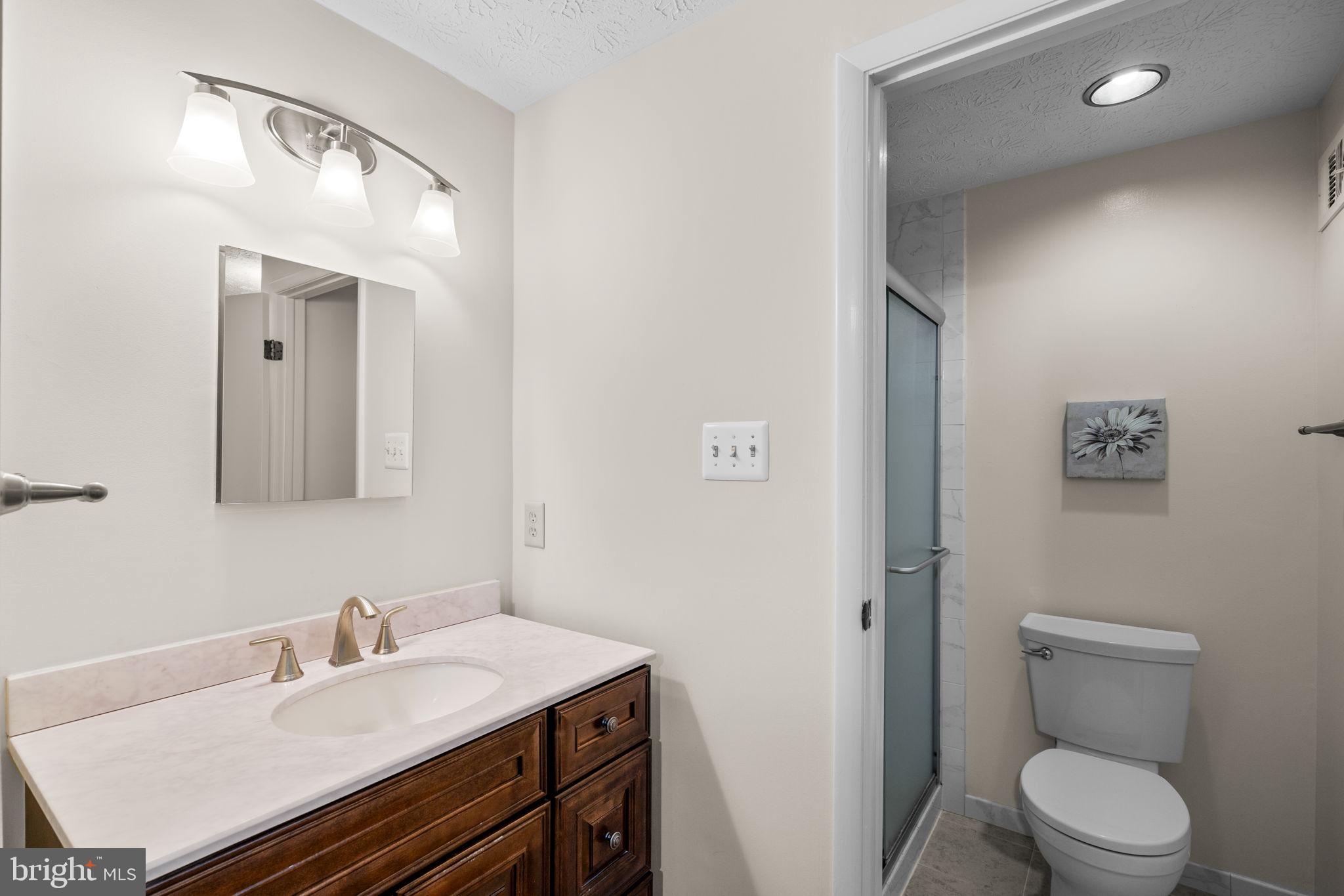 2306 MIDDLE CREEK LANE