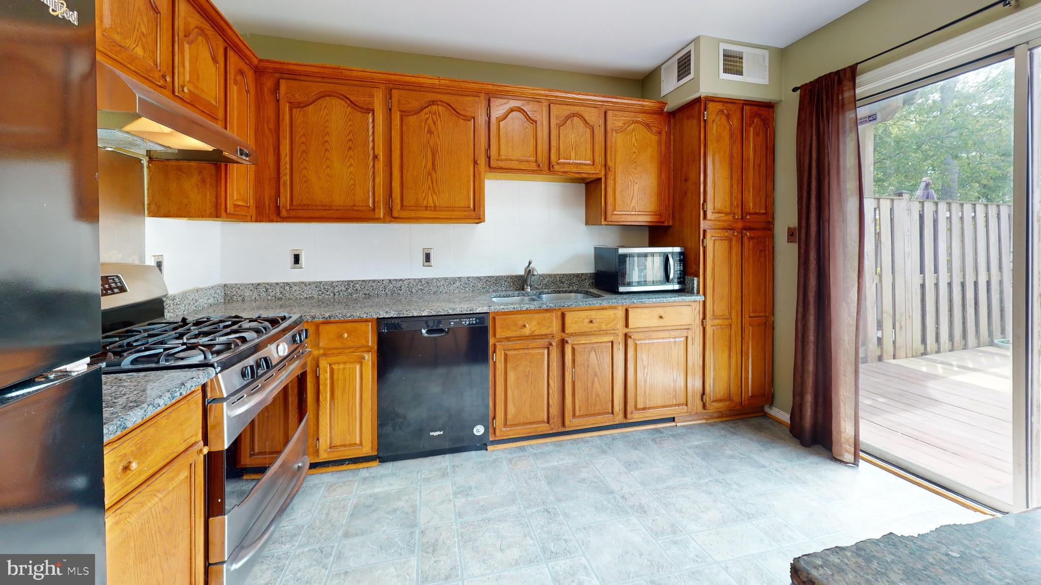 5612 GRESHAM LANE