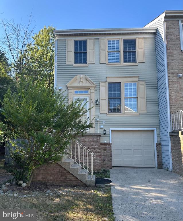 701 HERNDON WOODS COURT