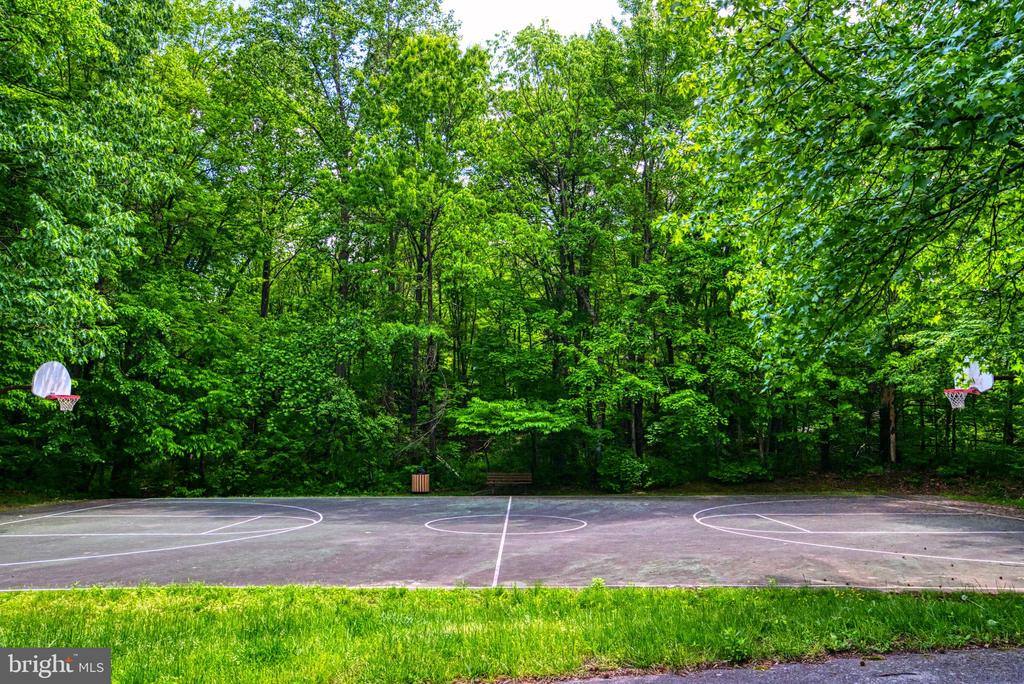 1512 POPLAR GROVE DRIVE