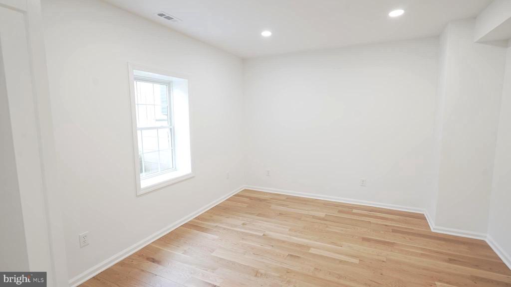 3147 HEADROW LANE