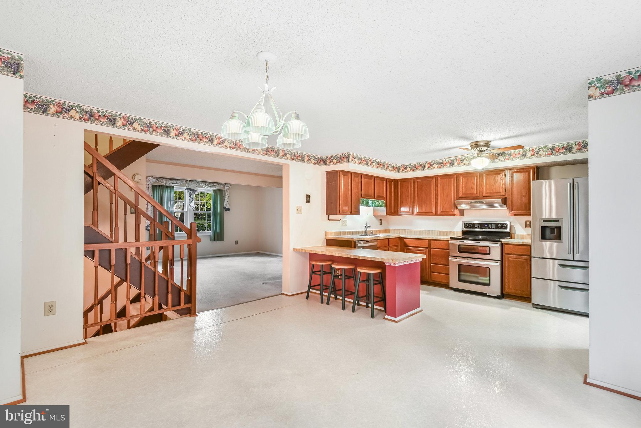 5825 HIGH BLUFF COURT