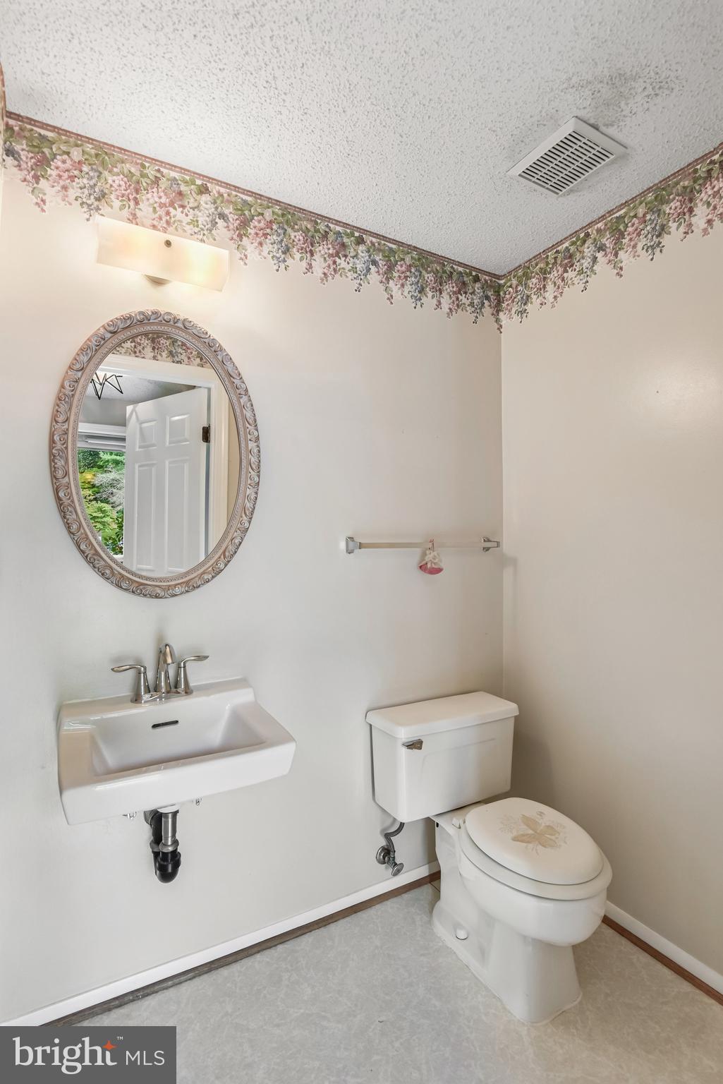 5825 HIGH BLUFF COURT