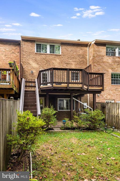 5825 HIGH BLUFF COURT