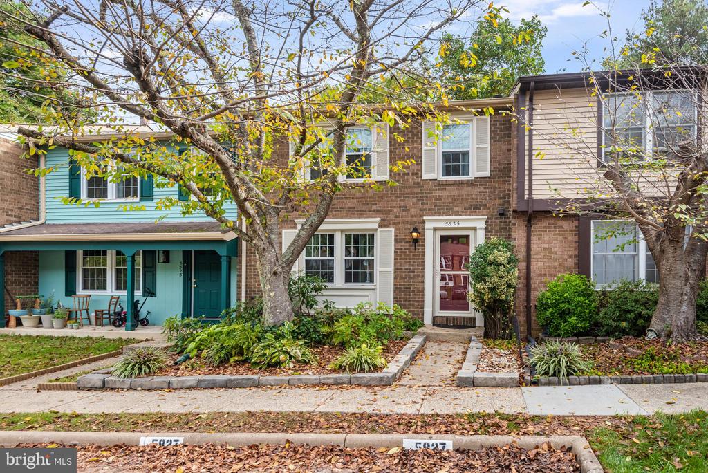 5825 HIGH BLUFF COURT