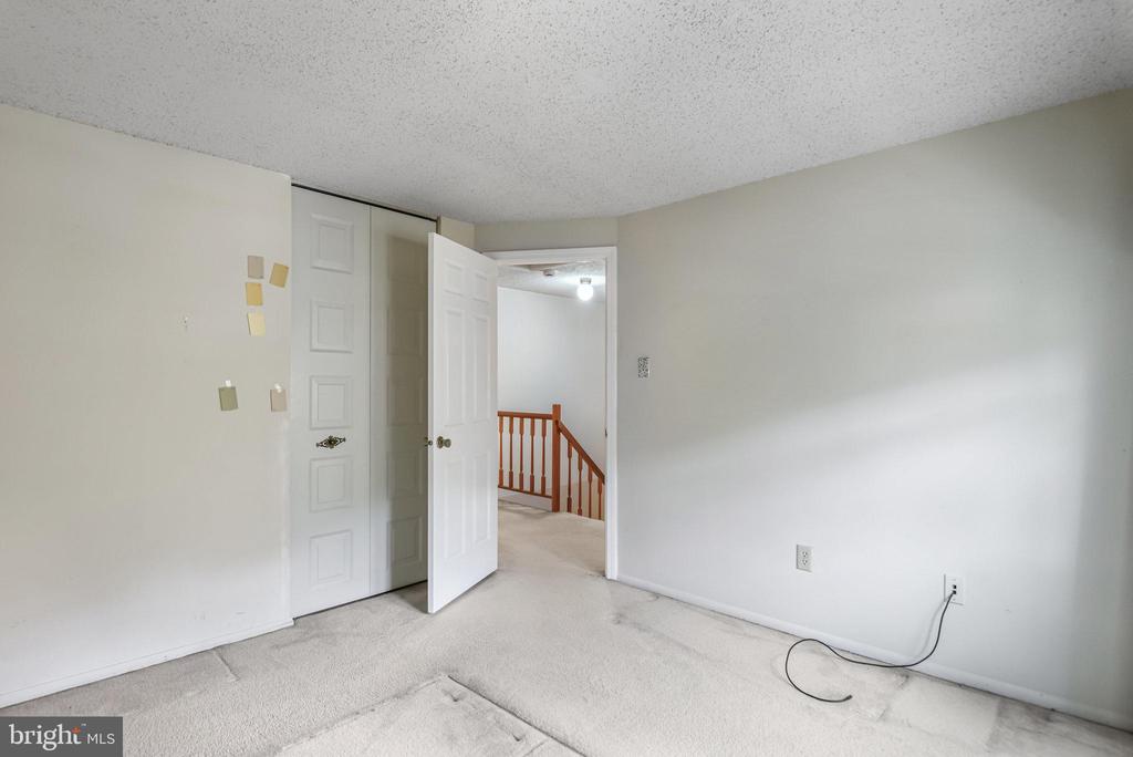 5825 HIGH BLUFF COURT