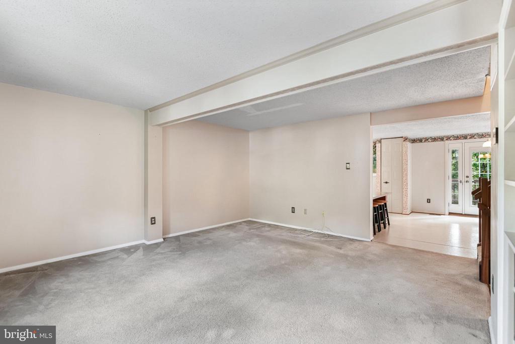 5825 HIGH BLUFF COURT