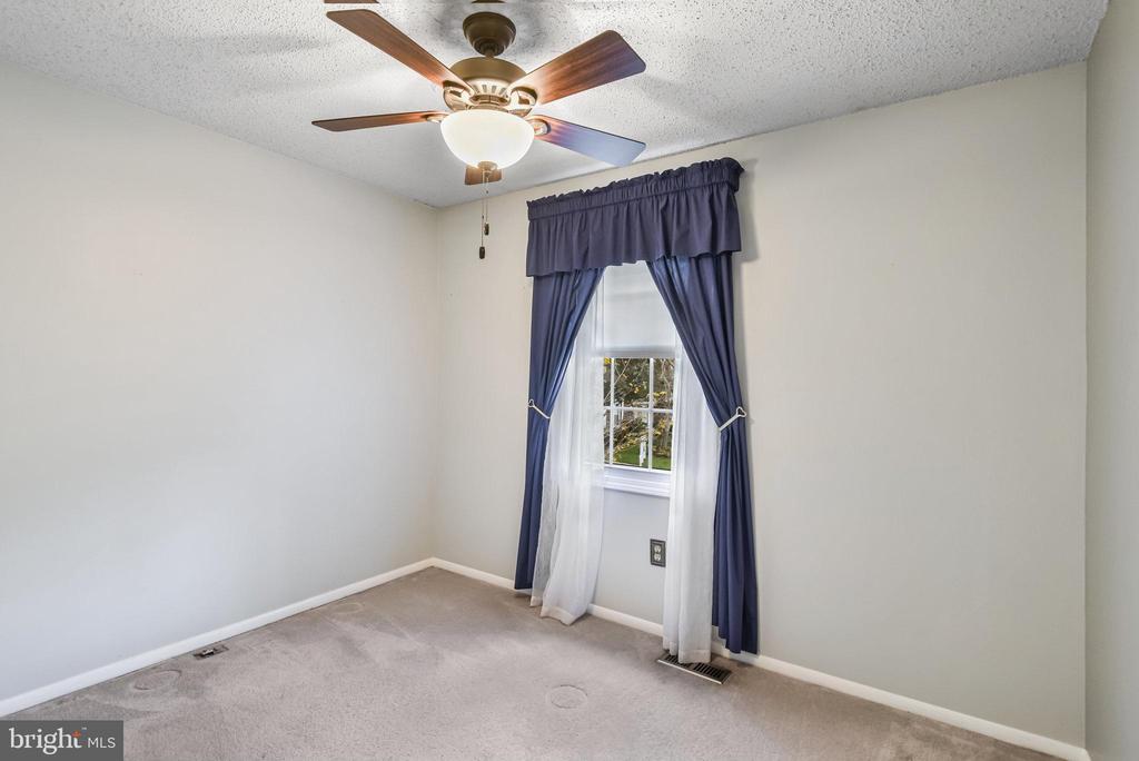 5825 HIGH BLUFF COURT