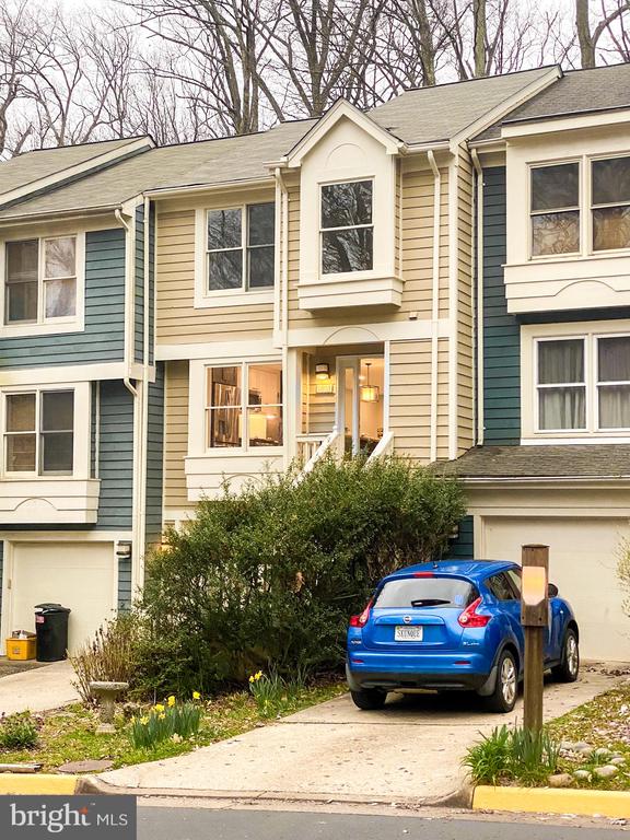 1603 OAK SPRING WAY