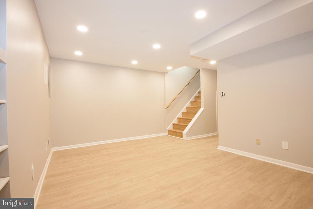 1603 OAK SPRING WAY