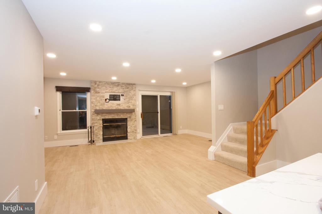 1603 OAK SPRING WAY