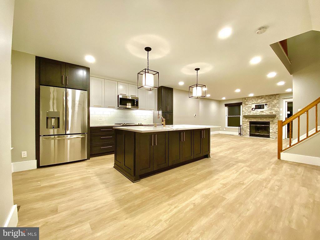 1603 OAK SPRING WAY