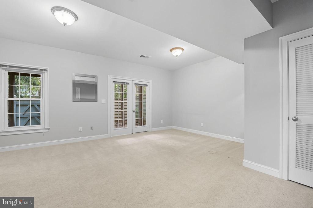 1325 SUNDIAL DRIVE