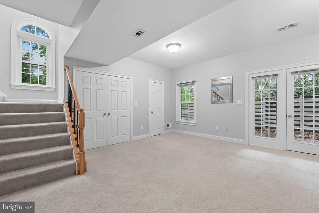 1325 SUNDIAL DRIVE