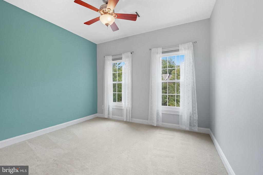 1325 SUNDIAL DRIVE