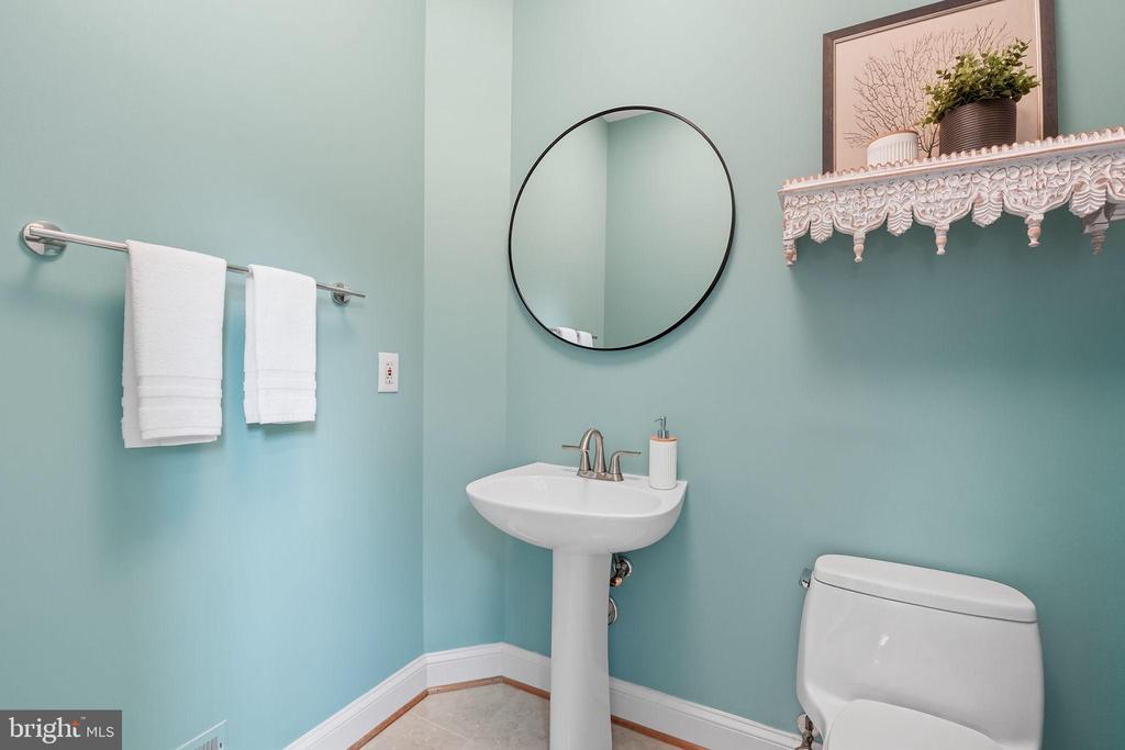 1325 SUNDIAL DRIVE
