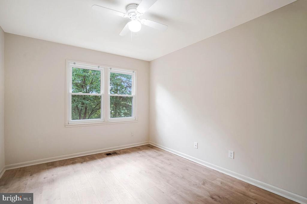 5127 OVERLOOK PARK