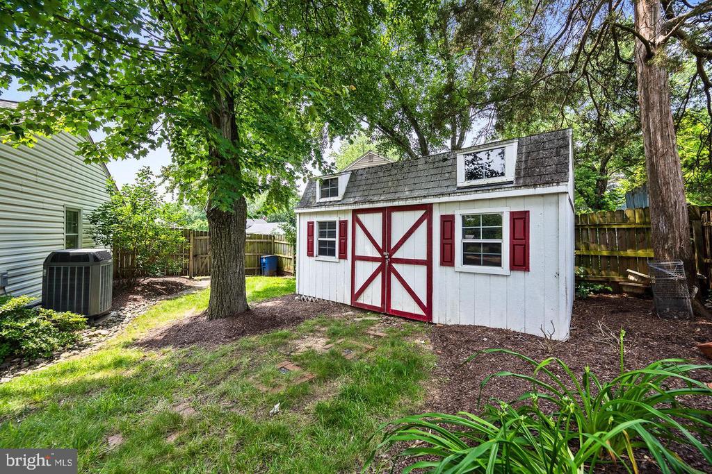 1213 TERRYLYNN COURT