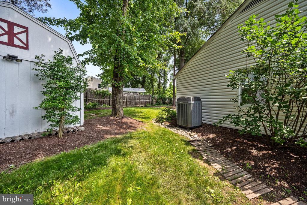 1213 TERRYLYNN COURT