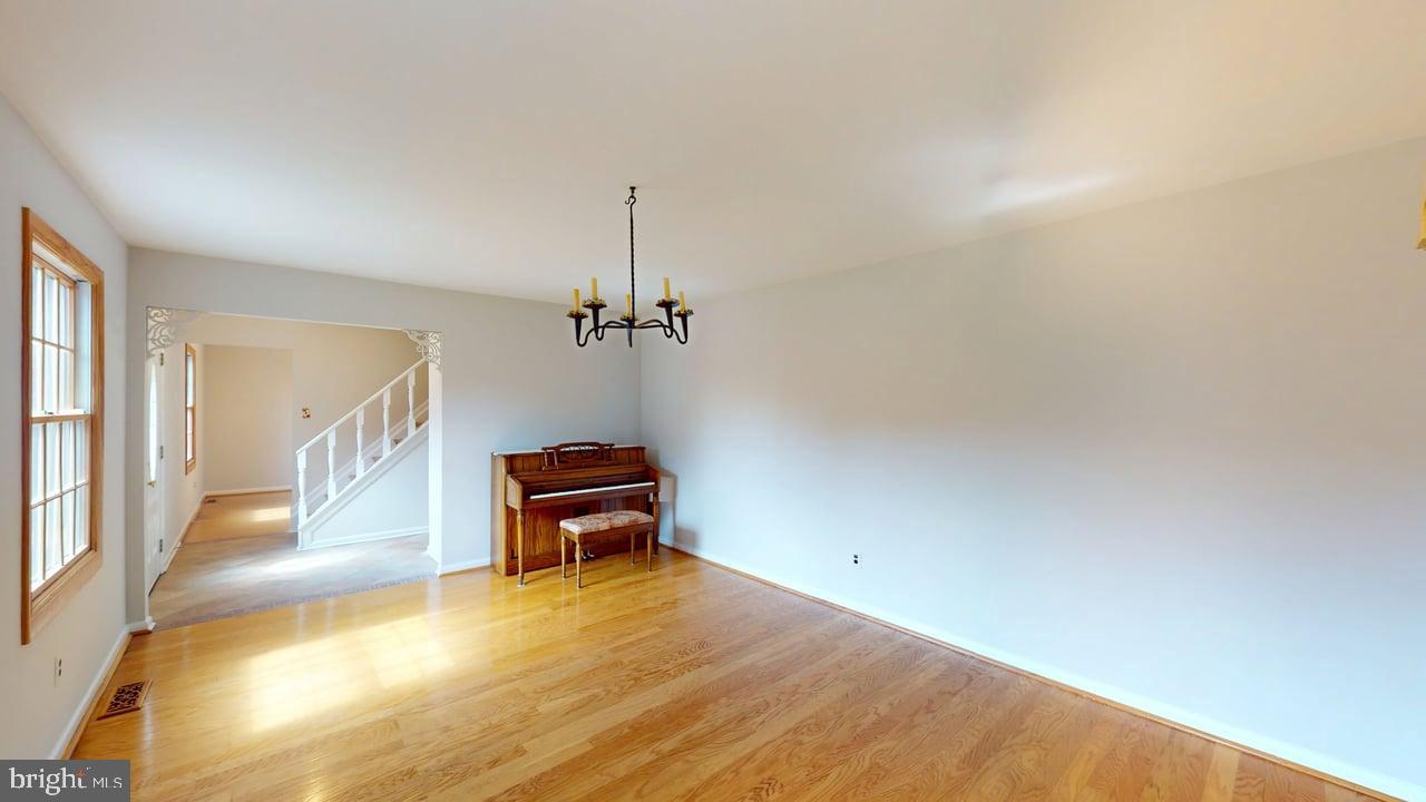 1213 TERRYLYNN COURT