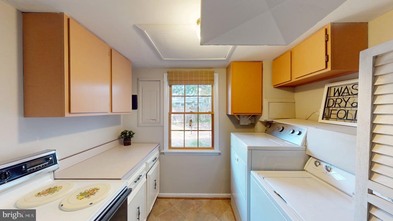 1213 TERRYLYNN COURT