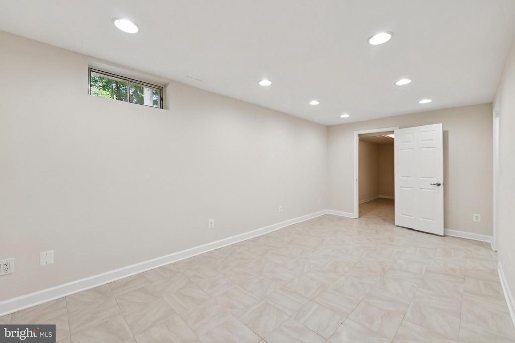 8410 COPPERLEAF COURT