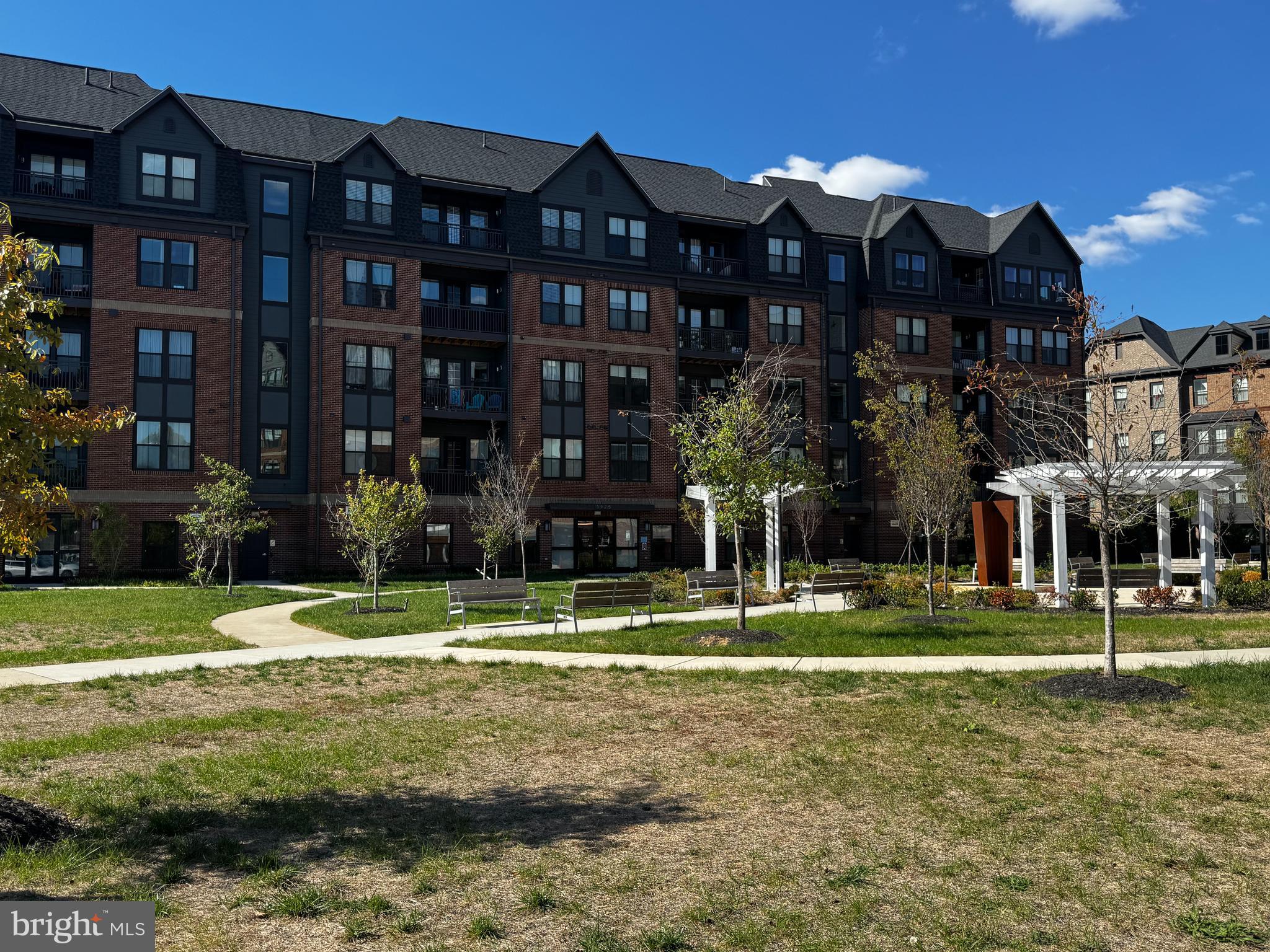 3925 FAIR RIDGE DRIVE 304